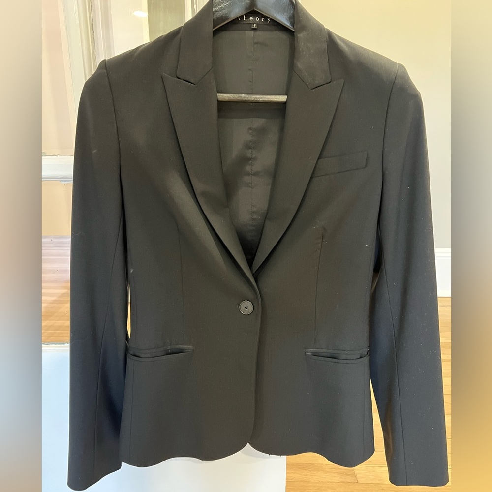 Theory classic black wool single breasted blazer, size 6